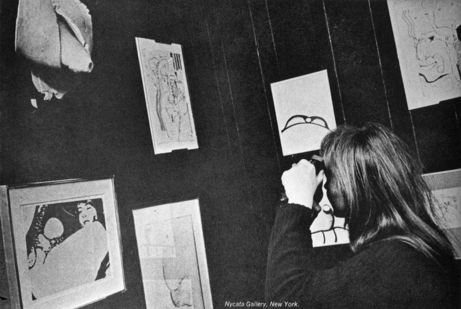 [FIG. 7]

Hannah Wilke photographing her sculpture Untitled, 1966, in Hetero Is at NYCATA Gallery, New York, 1966&amp;ndash;67